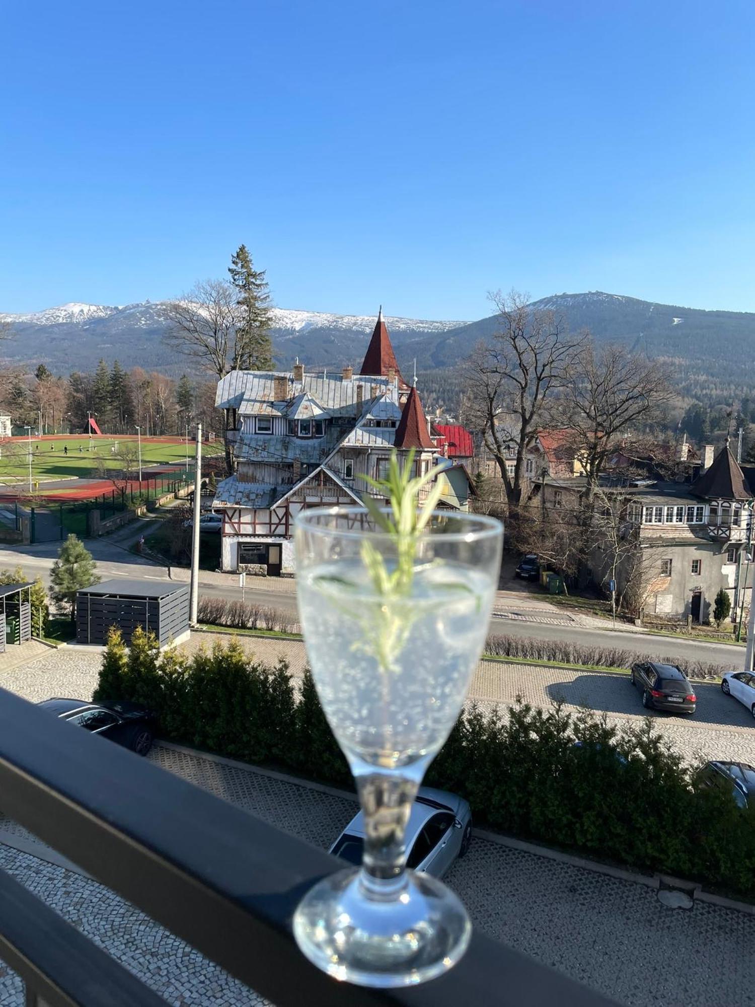 Szrenica View *